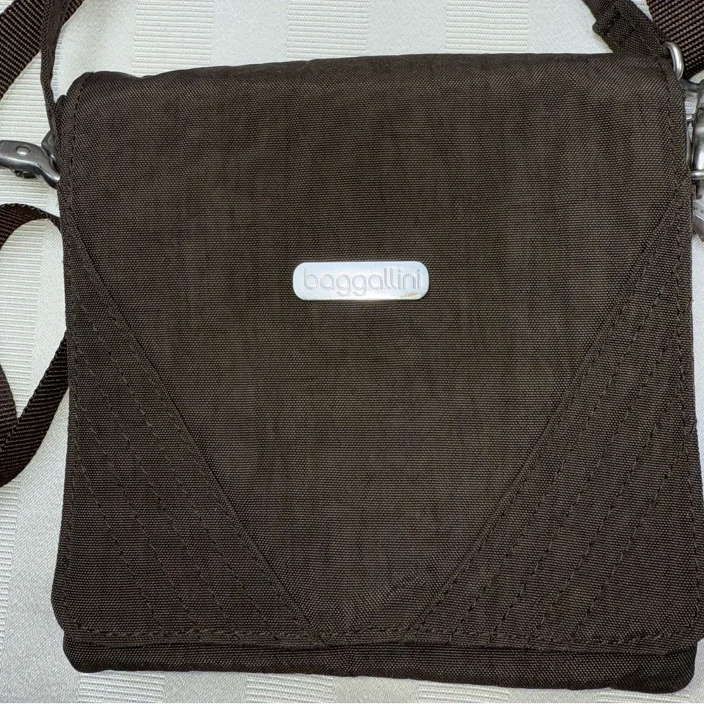 Baggalini Divide Brown Small Crossbody Purse Flap Magnetic Closure